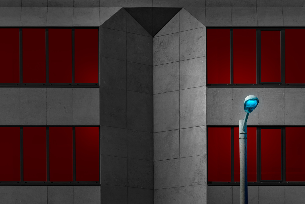 Obelisk (red) von Marc Huybrighs