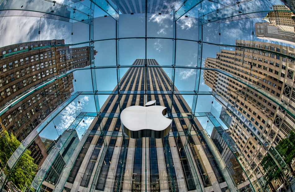 The 5th apple von Marc Pelissier