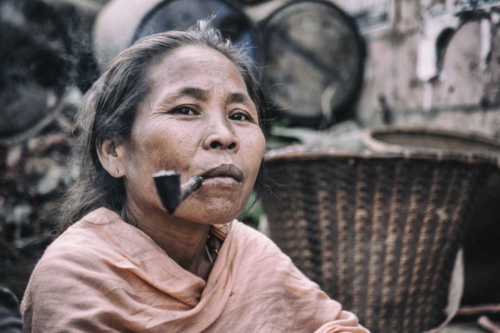 Lady from betel market in Coxs Bazar von Marcel Rebro