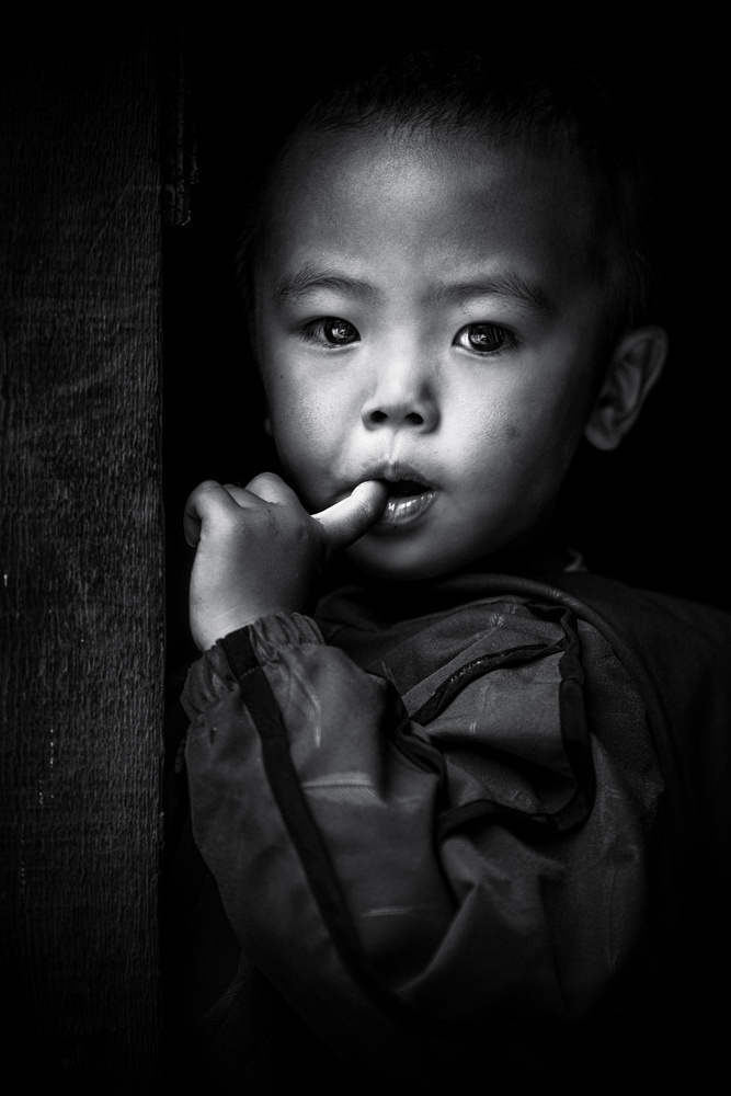 Eyes in the dark von Marco Tagliarino