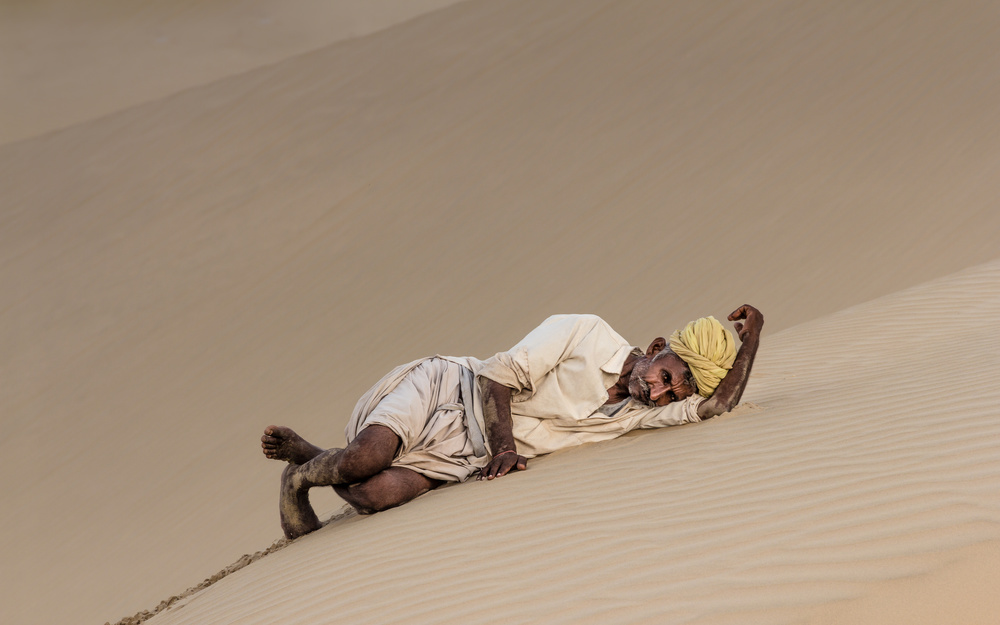 The camel drivers rest von Marco Tagliarino