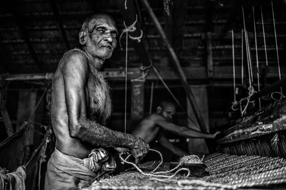 Coconut carpet makers von Marco Tagliarino