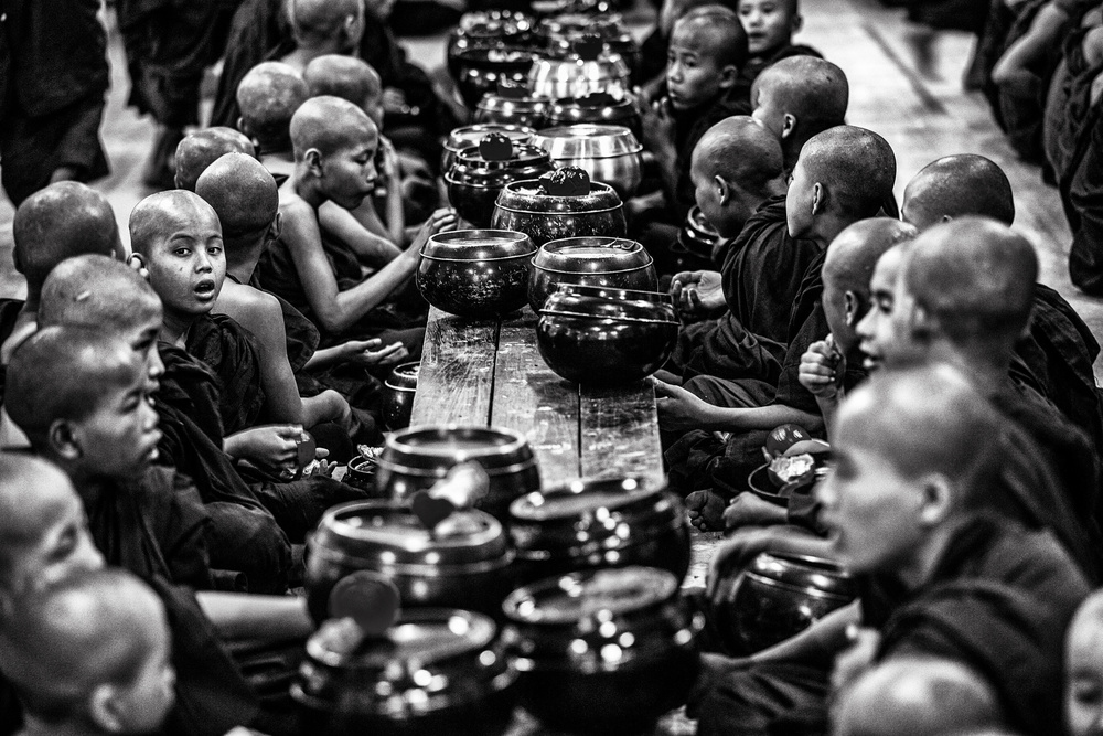Lunch ay the monastery von Marco Tagliarino