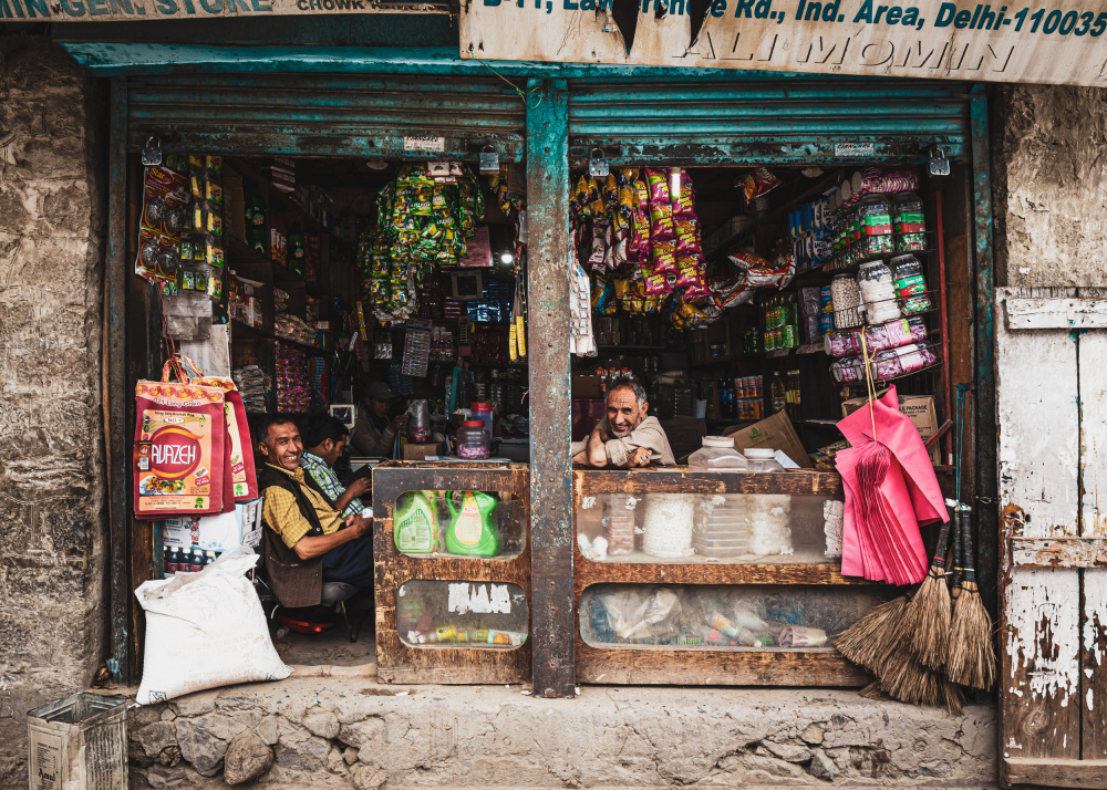 Smiles store von Marco Tagliarino