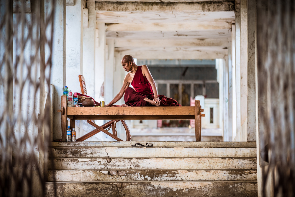 Streets of Mingun von Marco Tagliarino