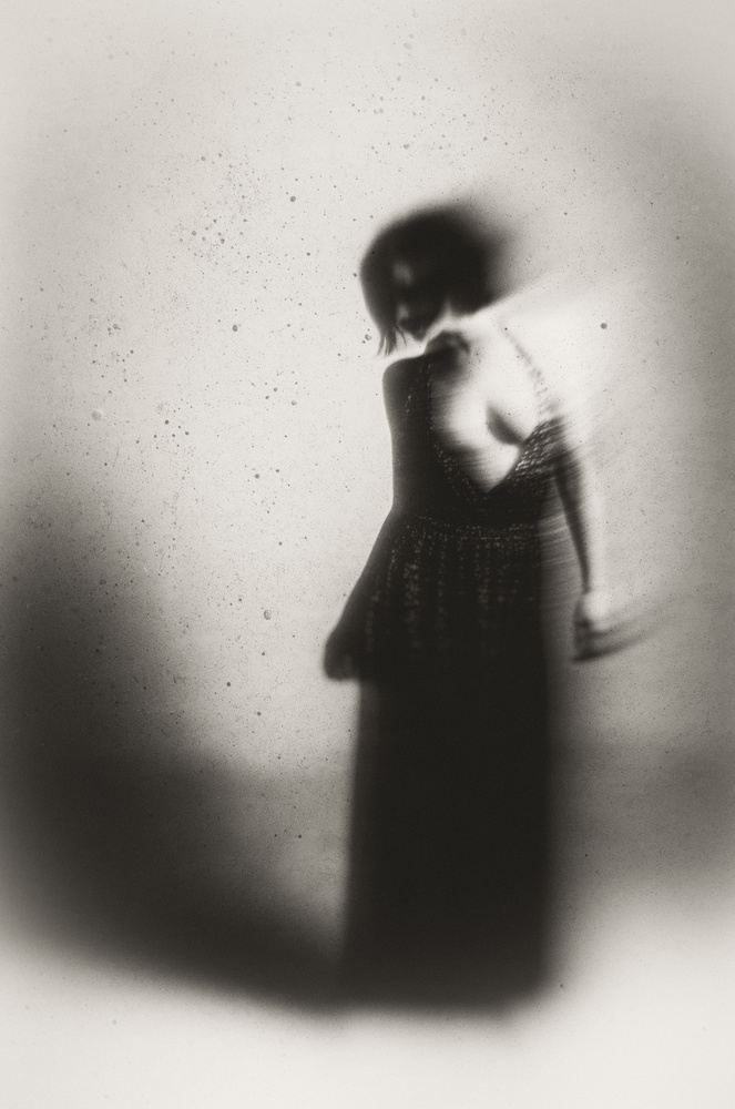 Pollen of ink roses von Marek Juras