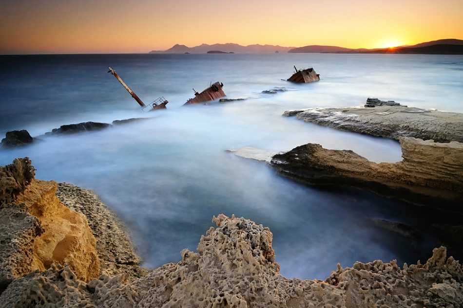 The Song of the Sirens von Maria Kaimaki