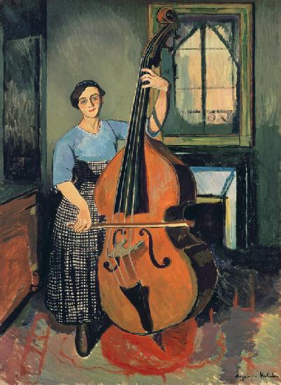 Frau mit Kontrabass
