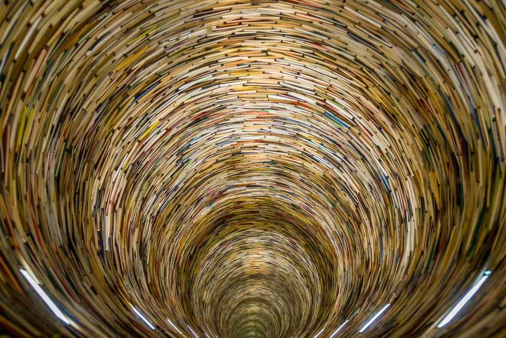 Tunnel of books von Mario Horvat