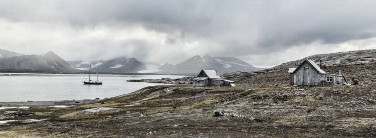 Raw and deserted von Marloes Van Pareren