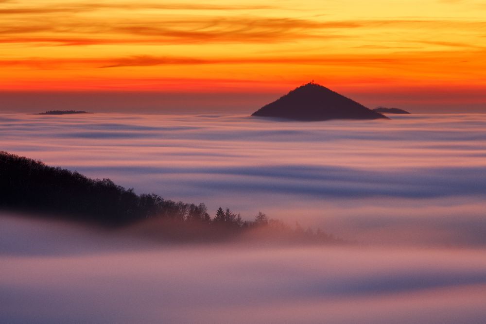 Inseln in den Wolken von Martin Rak