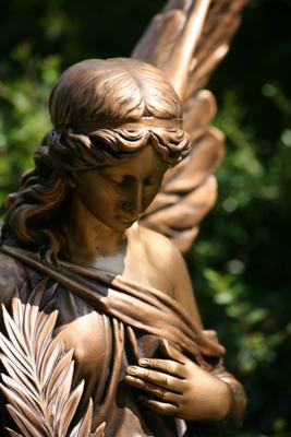 Bronzeengel von Martina Berg