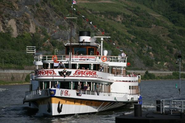 Rheindampfer von Martina Berg