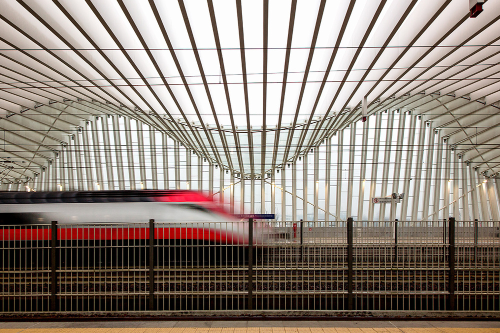 Freccia rossa 2 von Massimo Della Latta