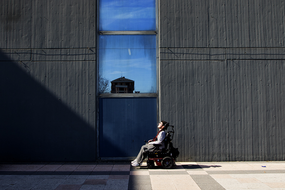 Ma il cielo è sempre più blu. / But the sky is always bluer. von Massimo Della Latta