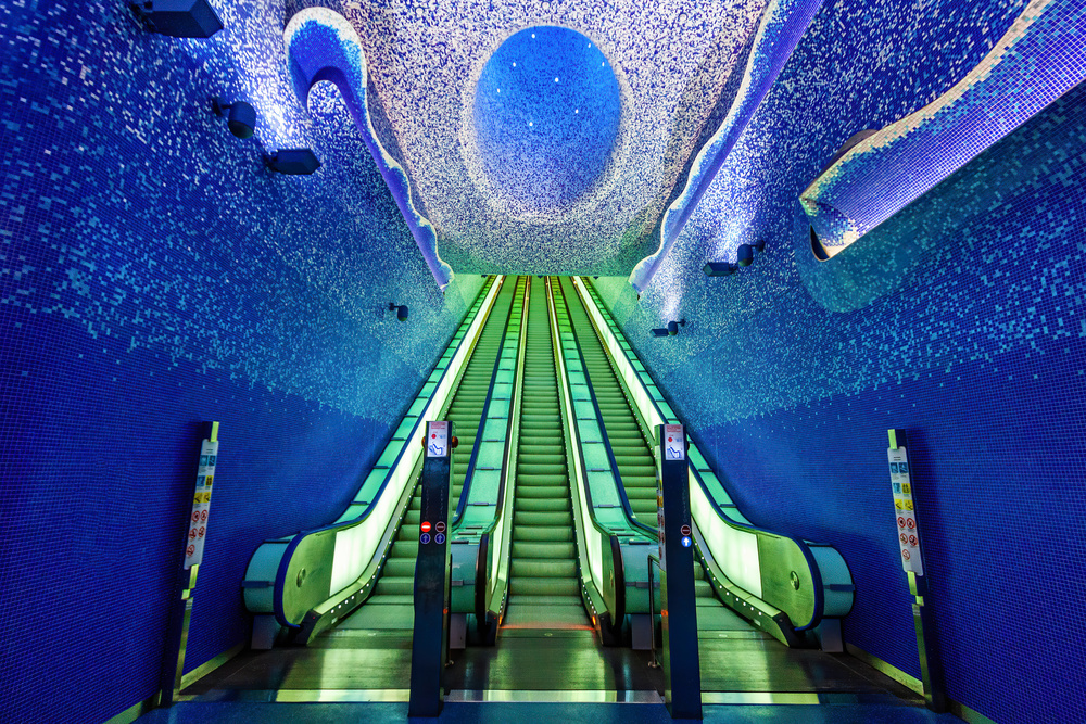 Looking in shades of green through shades of blue von Maxime Bermond