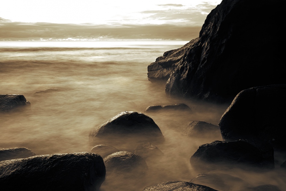 Darkness comes von Mel Brackstone