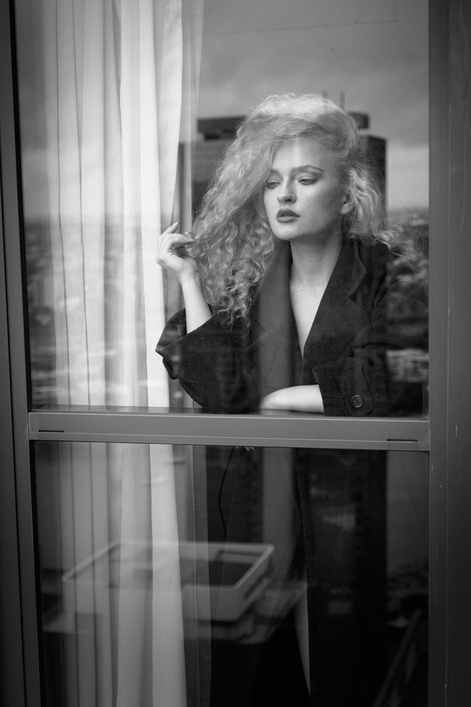 Through the window von Mel Brackstone