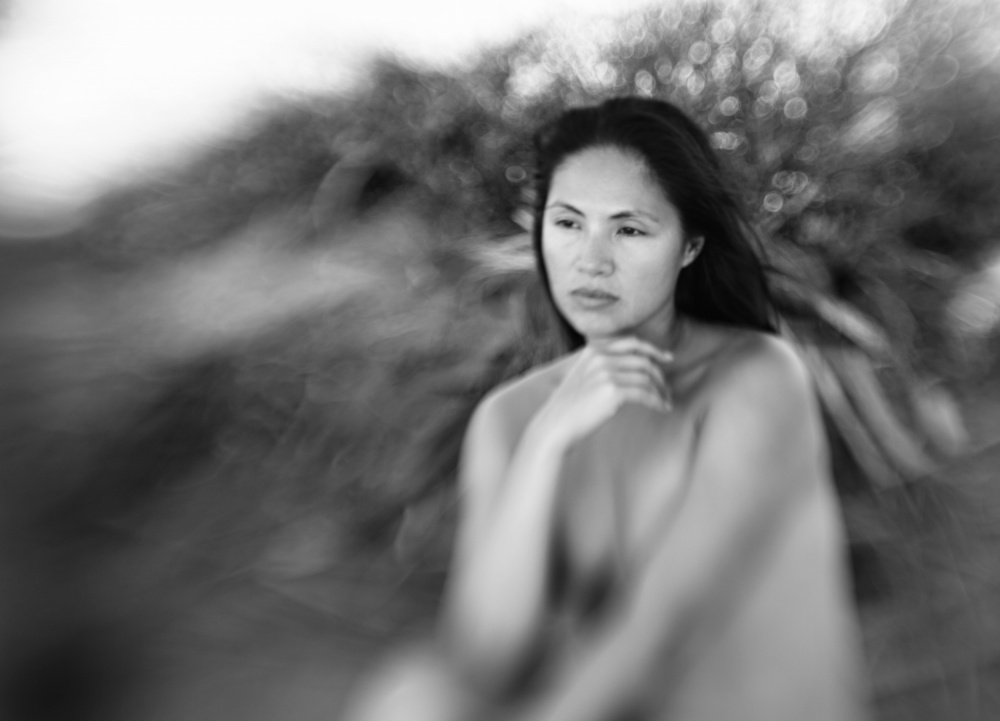 Lensbaby beach girl von Mel Brackstone