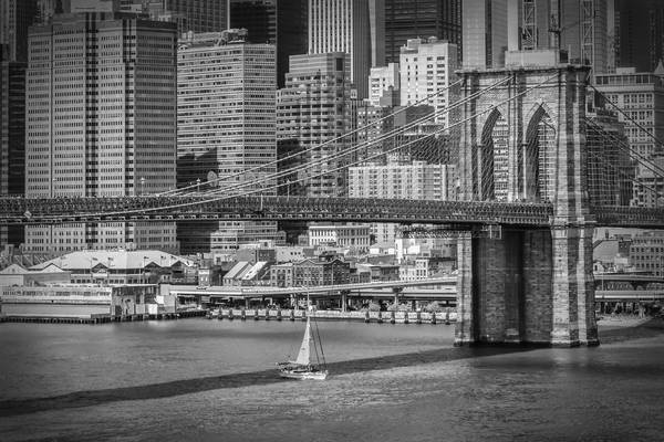 NEW YORK CITY Brooklyn Bridge & Manhattan Skyline von Melanie Viola