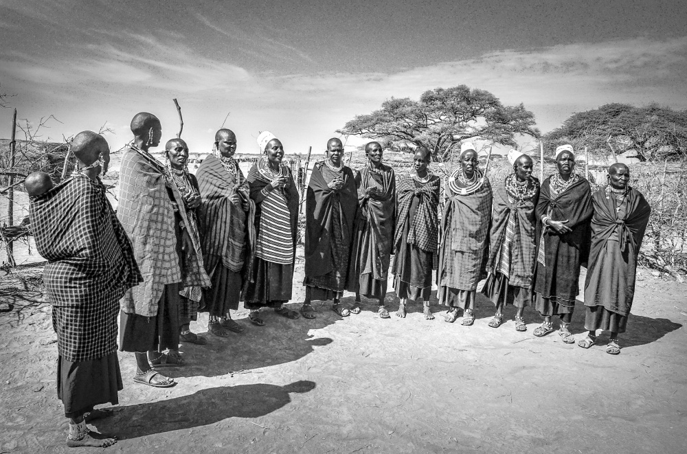 Maasai Village Members von Melissa Theil
