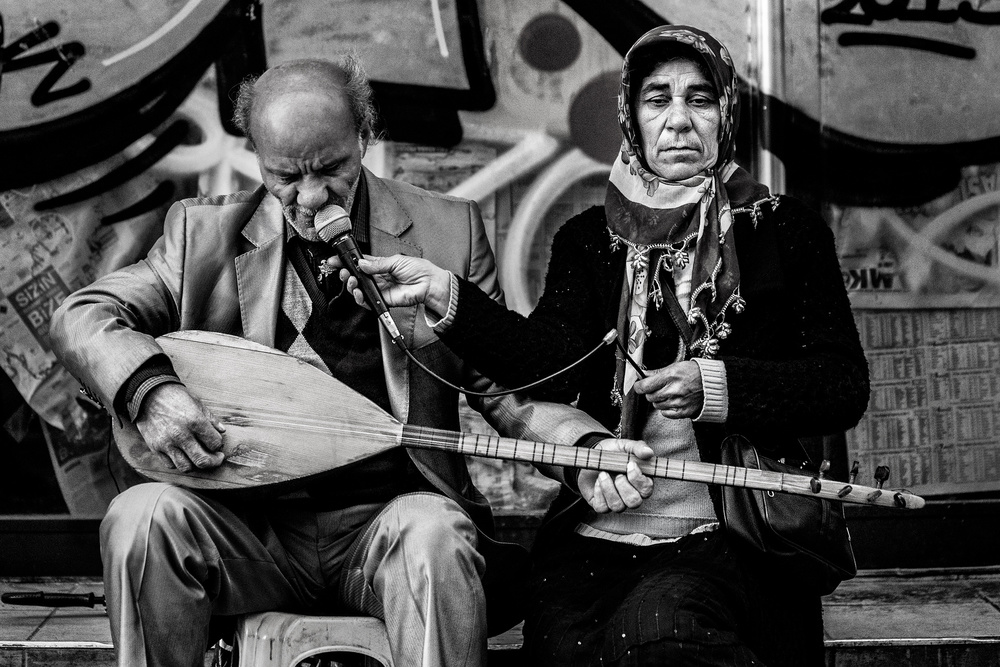 blind singer and his wife ,,, von Mete Başkoçak