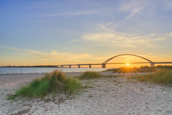 Abends am Fehmarnsund Strand auf Fehmarn an der Ostsee von Michael Valjak