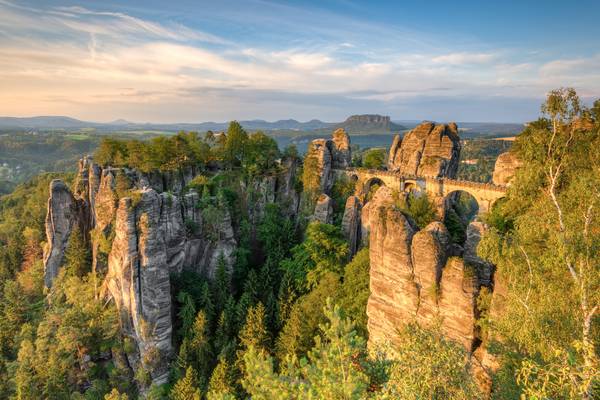 Basteibrücke an einem Sommermorgen von Michael Valjak