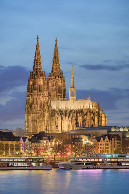 Kölner Dom am Abend von Michael Valjak