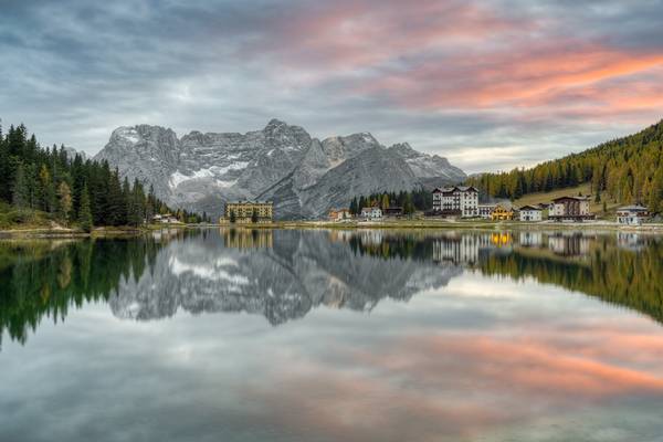 Lago di Misurina in den Dolomiten von Michael Valjak