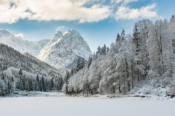 Winter am Rießersee bei Garmisch-Partenkirchen in Bayern von Michael Valjak