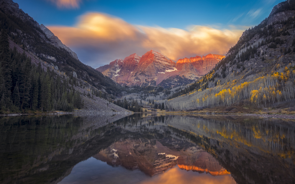 A Perfect Morning in Maroon Lake von Michael Zheng