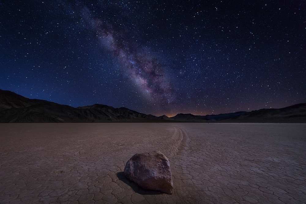 Racetrack to Milky Way von Michael Zheng