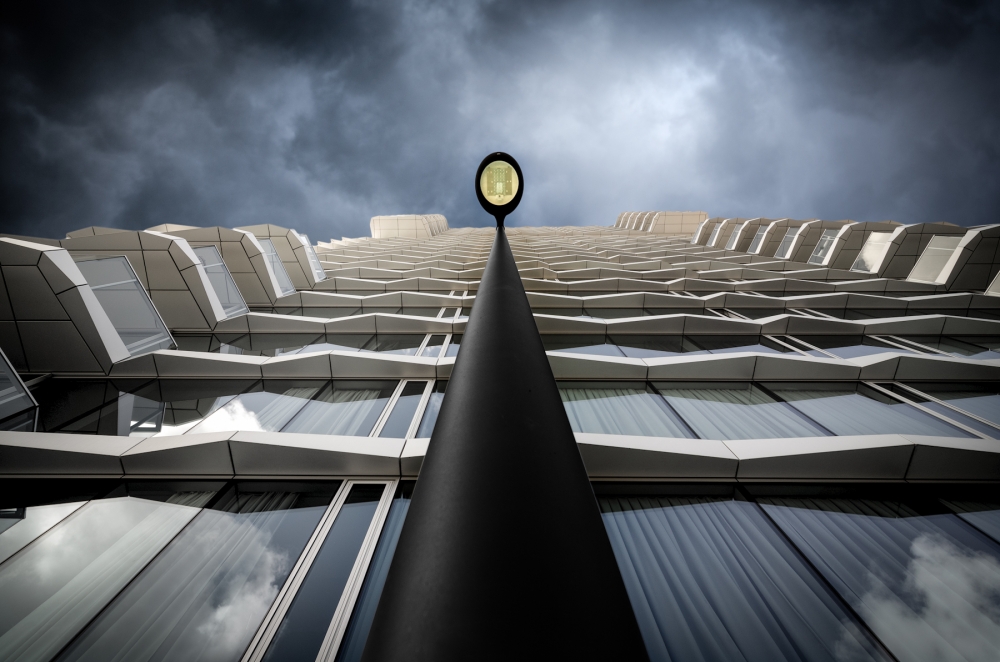 Illuminating the Dark von Michiel Hageman