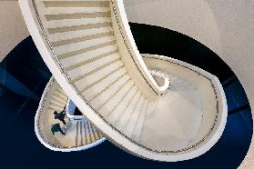 Die lange und kurvige Straße