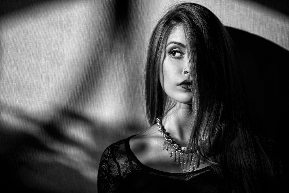 I see you von Milton Louiz