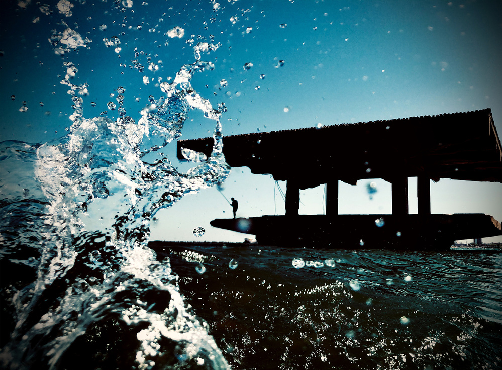 Frozen von Mirela Momanu