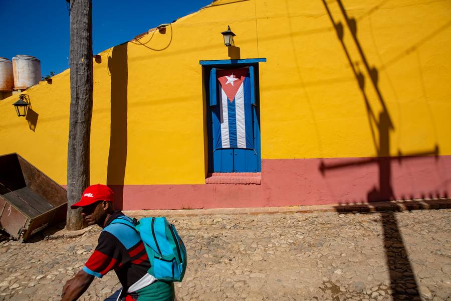 Bicycle Trinidad, Cuba von Miro May