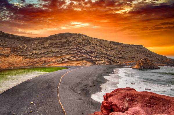 El Golfo, Lago Verde auf Lanzarote, Kanarische Inseln, Landschaft Kanaren von Miro May