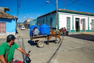 Straßenkreuzung in Trinidad, Cuba II