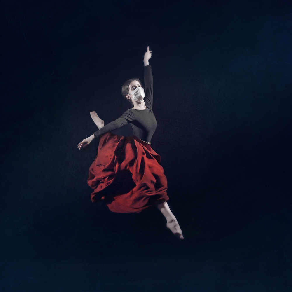 The Corona Dance von Moein Hasheminasab