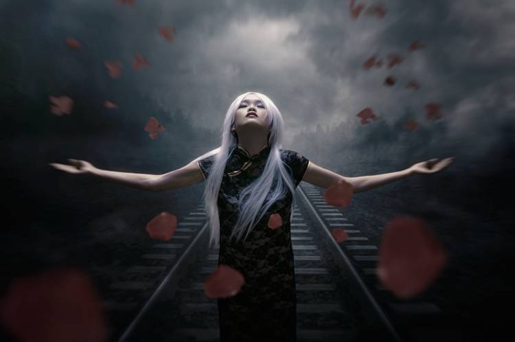 Dark Of Beauty Conceptual von Mohamad Mahir