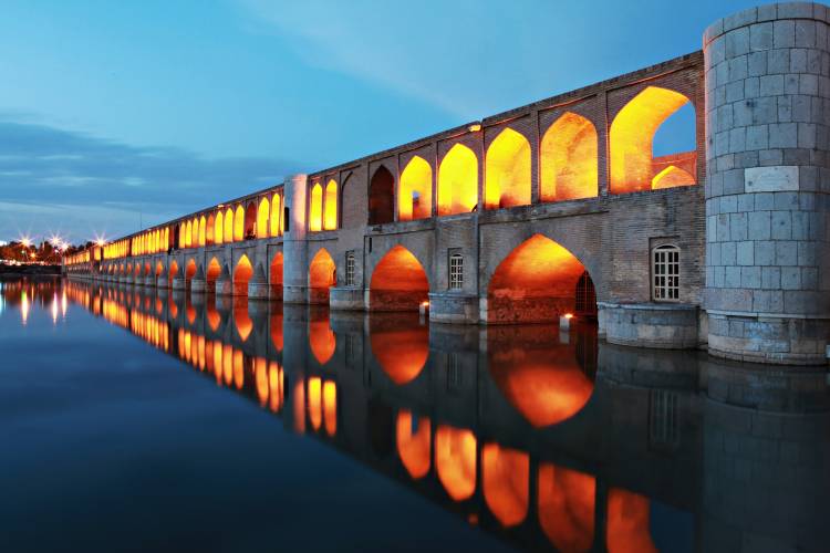 33 POL von Mohammadreza Momeni