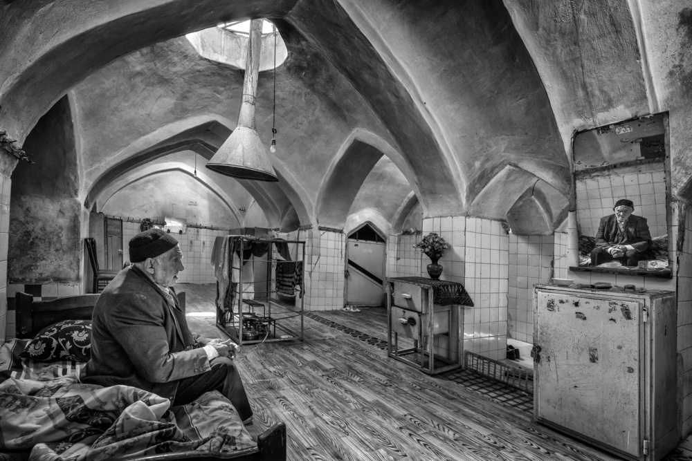 Life in Mirror von Mohammadreza Momeni