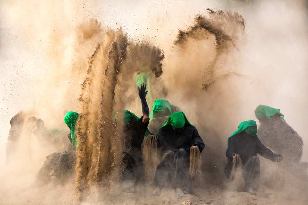 Resurrection-III von Mohammadreza Momeni