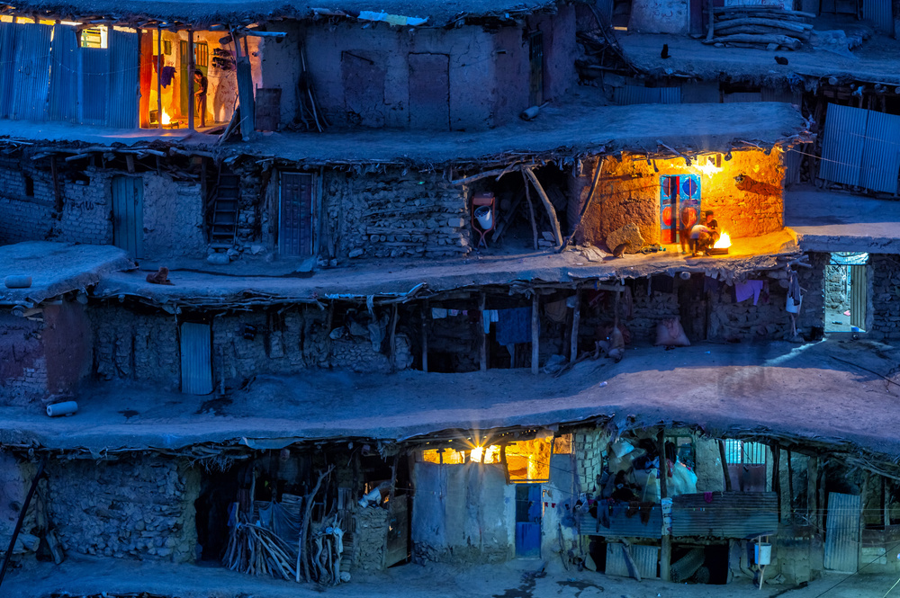 Around the fire von Mohammadreza Momeni