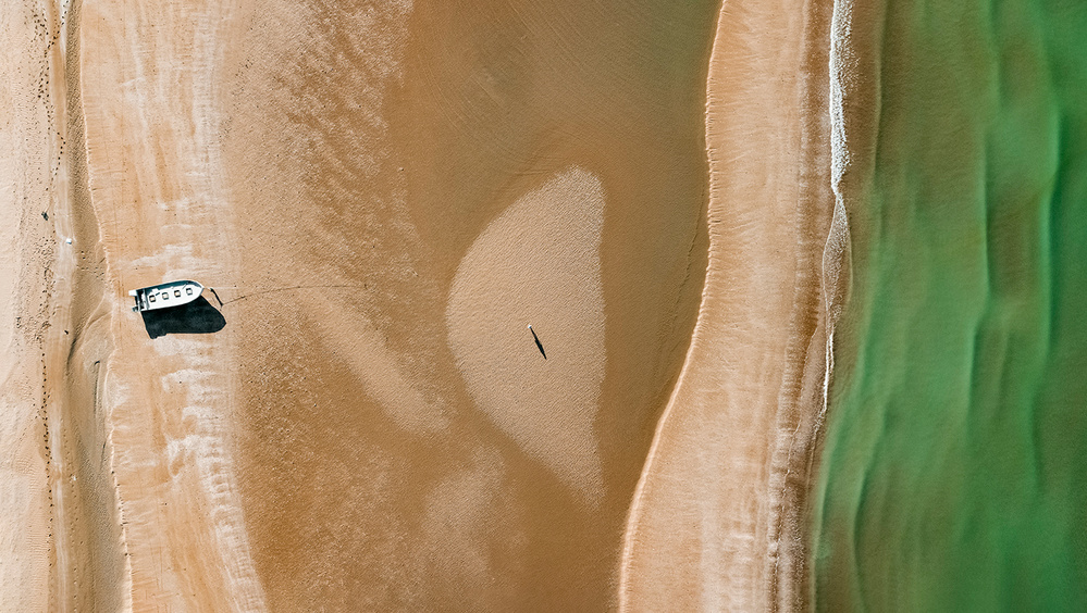 Captivity von Morteza Salehi