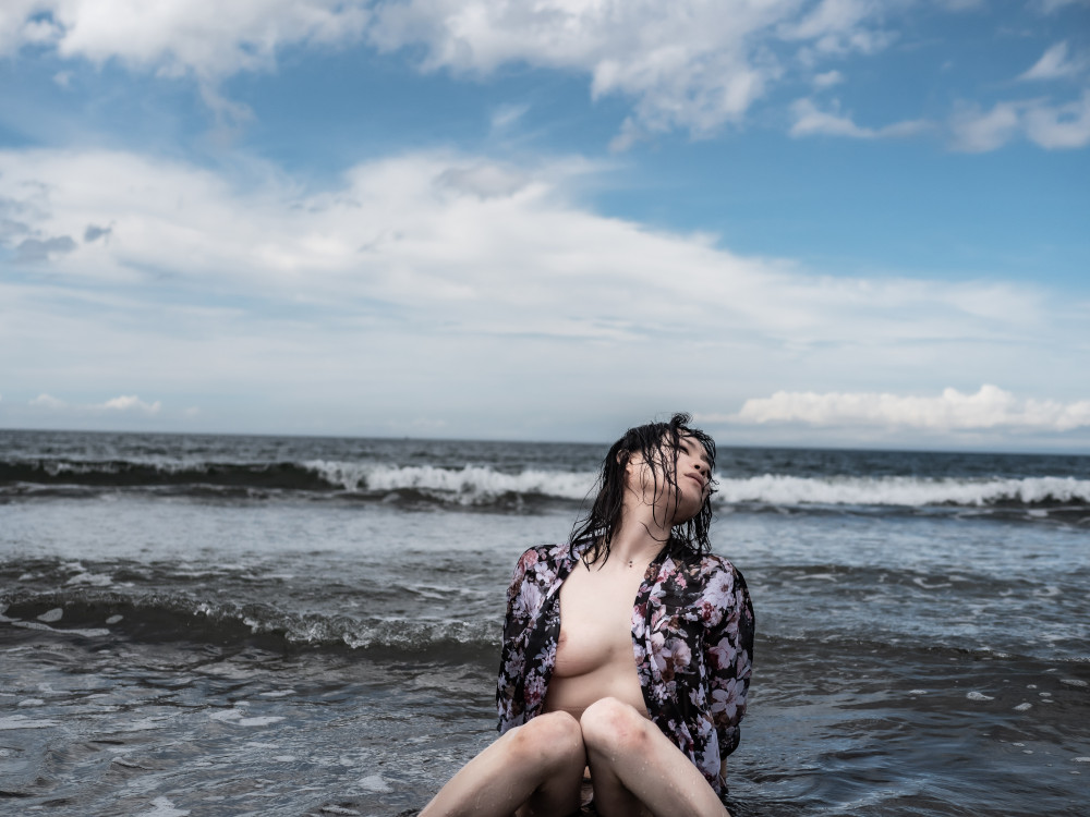 waves inside von Naoto Ichihara