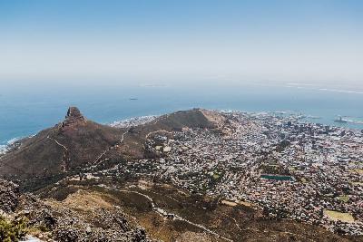 Blick vom Tafelberg auf Kapstadt, Lions Head, Signal Hill