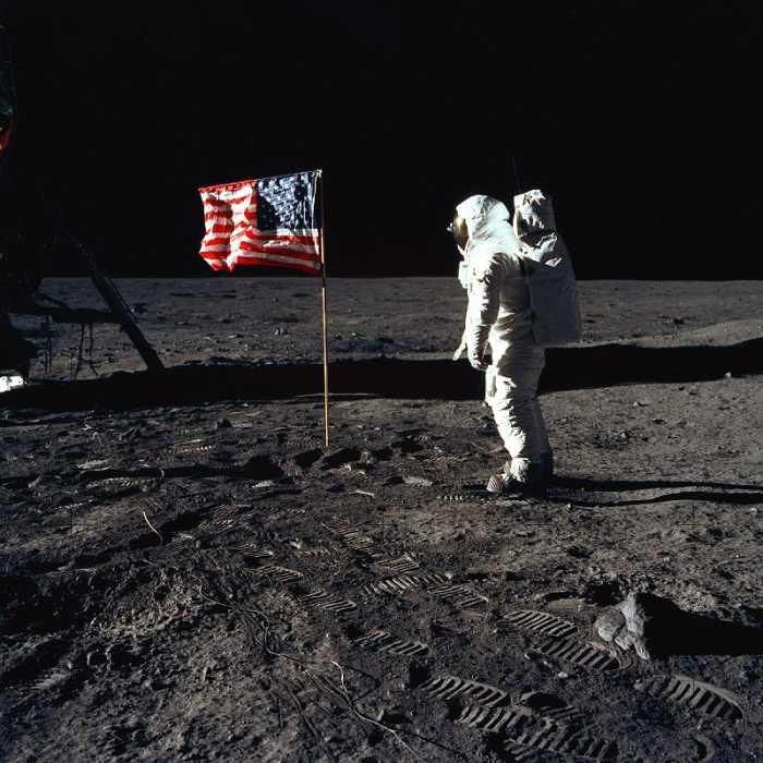 American Astronaut Edwin Buzz Aldrin walking on the moon during Apollo 11 mission von 